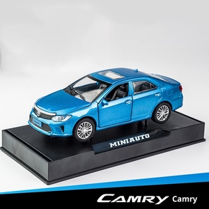 Coche de Juguete Camry de Metal a Escala 1:32 con 4 Puertas Abribles, Sonido y Luces, Embalaje en Caja de Color para Niños - Product Image 2