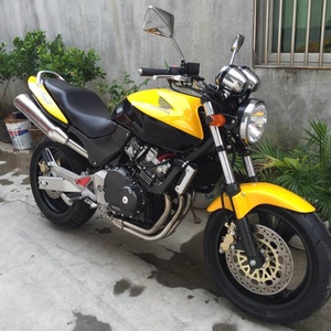 Moto Sportiva Honda CB Street Bike Usata Importata, Gialla <span class=keywords><strong>Hornet</strong></span> 250cc, Quattro Cilindri Raffreddata ad Acqua, <span class=keywords><strong>Motocicletta</strong></span> di Grande Cilindrata - Product Image 2