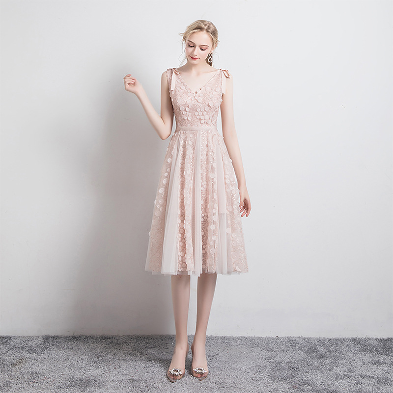Shop Our New Arrival of Sleeveless Prom Dresses by HONGQIAN Shop Our New Arrival of Sleeveless Prom Dresses by HONGQIAN