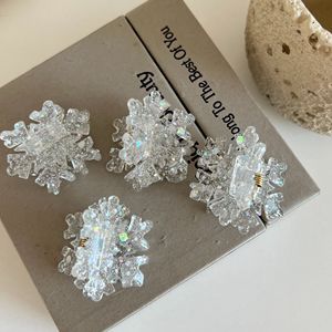Pince à cheveux et barrettes en acrylique motif flocon de neige, élégantes, durables et légères, pour l'hiver, le quotidien et les fêtes de Noël - Product Image 6