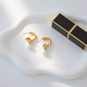 Pendientes de aro geométricos con incrustaciones de perlas y cristales de acero inoxidable para mujer, uso diario - Product Image 4