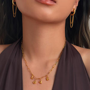 N & S Bijoux tendance en acier inoxydable plaqué or 18 carats pour femme Porte-clés géométrique grec Pendentif d'amour Collier ras du cou à la mode - Product Image 3