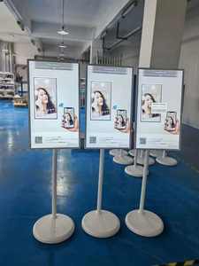 Pantalla Táctil Móvil de 32 Pulgadas con Soporte, Tableta Electrónica Grande con <span class=keywords><strong>Ruedas</strong></span>, Monitor Portátil Android TV con Cámara - Product Image 5