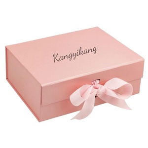 Caja de Regalo Magnética Plegable de Alta Gama con Forma de Libro, Reutilizable, para Comercio Exterior Transfronterizo, con Recubrimiento UV y Grabado en Relieve para Ropa - Product Image 1