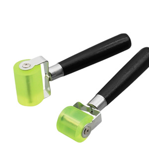 Rouleau d'insonorisation pour voiture KS Car Audio, outil d'amortissement des vibrations avec poignée en caoutchouc pour panneau insonorisant de voiture - Product Image 1