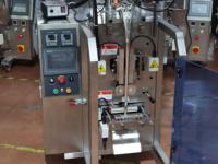 Machine d'emballage automatique de protéines, d'avoine, de café, de farine de blé, d'épices, de fruits, de lait en poudre, d'assaisonnement, de remplissage et d'emballage à vis sans fin VFFS