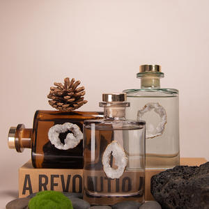 Aromatizador de Ambiente Personalizado con Diseño de Llama, Marca XYT, 150 ml de Líquido, Duración de 30/60 Días, de Alta Gama para Dormitorio - Product Image 1