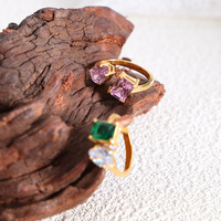 Bague ouverte en acier inoxydable de style vintage de luxe pour femme Plaqué or 18 carats INS Niche Light avec incrustation colorée sans décoloration