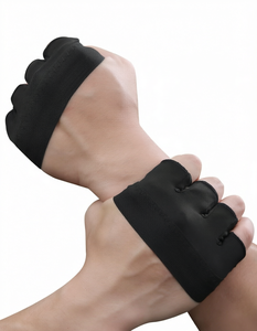 ถุงมือฟิตเนสแบบครึ่งนิ้วสีดำ ถุงมือยกน้ำหนักนีโอพรีนสำหรับออกกำลังกายในยิม สายรัดข้อมือปรับได้กันลื่น - Product Image 1