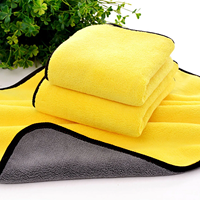 Serviette de lavage de voiture en microfibre, 400-800GSM 30*60cm, taille personnalisée, couleur Pantone verte, pour le detailing automobile, le polissage et le nettoyage