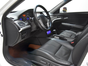 Venta al por Mayor de Honda Civic 2011-2015, Alta Calidad, Eficiente en Combustible, Asientos de Cuero Automáticos, Techo Solar, Auto Usado de Moda - Product Image 5