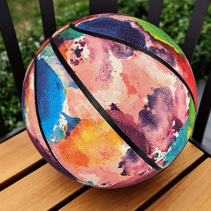 Ballon <span class=keywords><strong>de</strong></span> <span class=keywords><strong>basket</strong></span> en cuir PU à motif aquarelle coloré, design créatif pour le sport et la <span class=keywords><strong>collection</strong></span> - Product Image 1