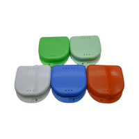 Boîte de rangement invisible colorée en plastique pour aligneurs dentaires, prothèses, appareils orthodontiques et gouttières – Nettoyage et remplissage pratiques