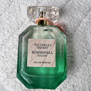 Vente en gros de vaporisateurs pour le corps de 100 ml, parfum longue durée, Bombshell Escape <span class=keywords><strong>Victoria</strong></span>, parfum de <span class=keywords><strong>marque</strong></span> pour femmes, original - Product Image 5