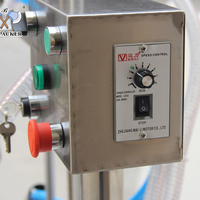 Machine de remplissage de boissons pneumatique entièrement automatique de YT2T-2G scellant liquide de pâte rotative à têtes multiples pour le yaourt à la crème et au chocolat