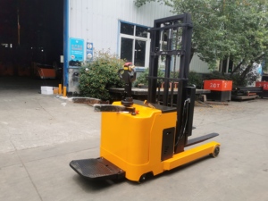 Yüksek Kaliteli 1.5 Ton Elektrikli <span class=keywords><strong>Forklift</strong></span> Reach <span class=keywords><strong>Forklift</strong></span> Stand-On Sürüşlü CQDA15-40S Malzeme Taşıma Ekipmanı <span class=keywords><strong>MINI</strong></span> <span class=keywords><strong>Forklift</strong></span> - Product Image 4