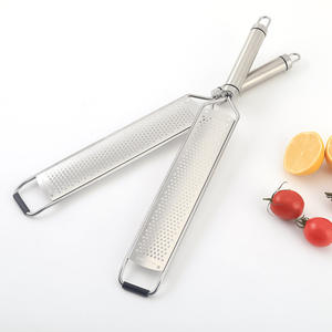 Rallador de limón de acero inoxidable, rallador de queso, herramienta de cocina con mango para rallar verduras y frutas, apto para lavavajillas - Product Image 2