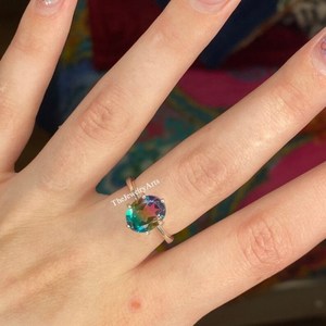 Anillo de compromiso de turmalina sandía, plata de ley 925, corte ovalado, cuarzo doblet bicolor, solitario, regalo para mujer, JOYERÍA ARTÍSTICA - Product Image 2
