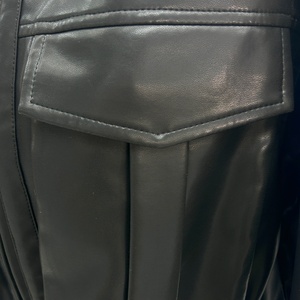 Veste en cuir noire courte pour <span class=keywords><strong>femme</strong></span>, best-seller, avec grandes poches, coupe-vent et personnalisable - Product Image 4