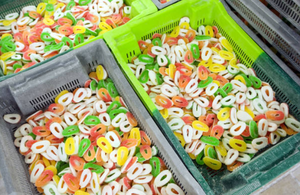 Venta caliente automático Jelly Soft Gummy Candy Machine Equipment China Factory Colorful Gummy Soft Pizza Fruit Candy Machine - Product Image 6