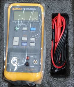 Calibrateur de pression électrique Fluke 719-100G avec pompe intégrée, précision de mesure de la pression de 0,025 %, source MA de 0,015 %, deux piles alcalines 9V - Product Image 5
