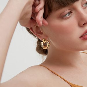 Orecchini a Cerchio Donna Personalizzati Senza Sbiadimento, Gioielli alla <span class=keywords><strong>Moda</strong></span>, Lisci e Massicci, Placcati in Oro 18K, Trendy - Product Image 4