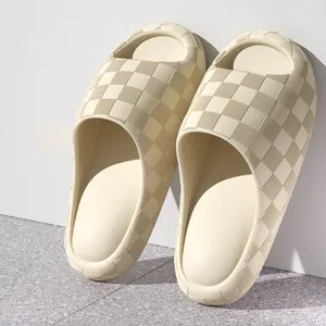 2024 personnalisé nouveaux carreaux motif été sandales en plein air Eva léger doux antidérapant sandale homme femme pantoufles