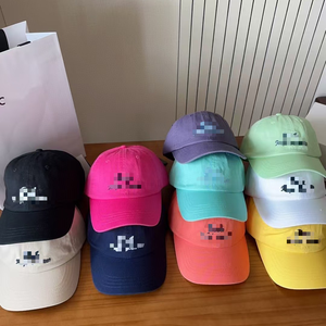 Nuovo Cappellino da Baseball Vintage Morbido a 6 Pannelli in PVC, Versatile, Ricamato con Lettere, Colori Caramella, Casual, Unisex, con Piccolo Cavallo - Product Image 1