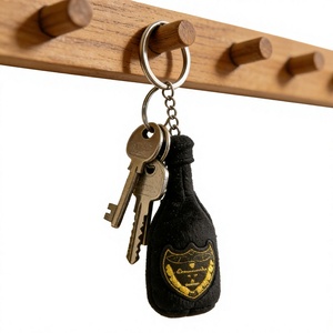 Porte-clés en peluche créatif en forme de bouteille de champagne en coton, pendentif de sac, vente en gros, modèle standard Chine & GUA - Product Image 1