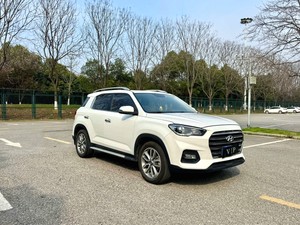 Auto Usata a Benzina 2018 <span class=keywords><strong>Hyundai</strong></span> <span class=keywords><strong>Ix35</strong></span> 2.0GLS 2WD Edizione Smart and Brave--Enjoy, Efficiente, Semiautomatica, Esterno Bianco - Product Image 3