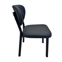 Chaise de salle à manger en cuir PU capitonnée noire - Chaise à dossier incurvé avec pieds noirs mats pour les espaces de salle à manger modernes et luxueux
