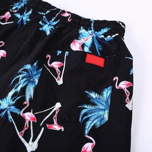 Shorts de bain pour hommes personnalisés avec imprimé flamant rose, shorts de bain respirants et imperméables pour adultes - Product Image 6