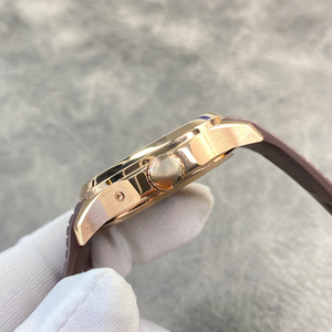 Reloj mecánico retro para hombre con correa de cuero genuino, cuerda automática y estilo elegante. - Product Image 4