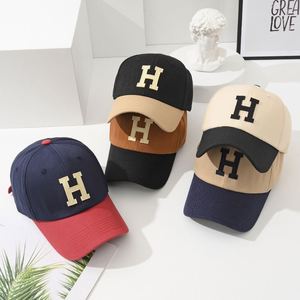 Casquette de baseball personnalisée de haute qualité 100 % coton, style sportif américain, avec logo en feutre imprimé et motif lettres, en tissu jersey doux pour hommes et femmes - Product Image 3