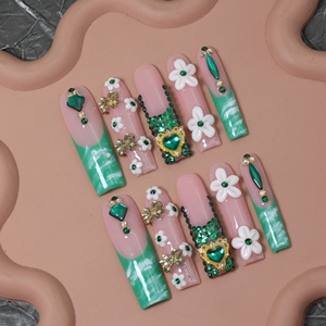 Venta al por mayor de pegatinas de uñas acrílicas de alta gama, hechas a mano, uñas postizas cuadradas largas de cobertura completa y uñas postizas degradadas de alta calidad. - Product Image 3