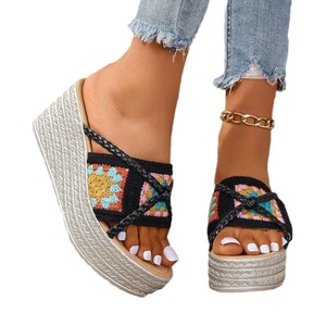 Sandales <span class=keywords><strong>compensées</strong></span> bohèmes pour femmes en gros d'usine - <span class=keywords><strong>Espadrilles</strong></span> colorées brodées à <span class=keywords><strong>bout</strong></span> <span class=keywords><strong>ouvert</strong></span> pour l'été - Product Image 5