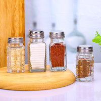 Vente en gros de mini pots à épices élégants de 2 oz, pots à épices avec couvercle en acier inoxydable pour le sel
