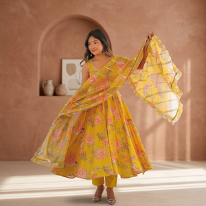 ชุดเดรส Anarkali ลายดอกไม้ผ้ามัสลินสำหรับผู้หญิง TENNECY พร้อมผ้าคลุมไหล่ ชุดปักลาย ยืดหยุ่นได้ กลับด้านได้ ไม่ยับ - Product Image 1
