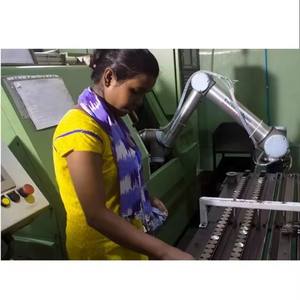 Robot collaboratif professionnel de haute qualité <span class=keywords><strong>UR</strong></span> <span class=keywords><strong>10e</strong></span> avec une portée de 1300 mm, idéal pour la manutention et l'assemblage de matériaux - Product Image 6