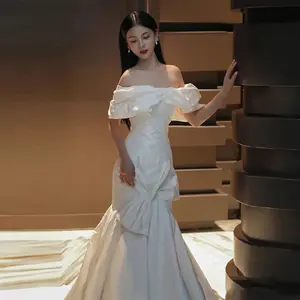 새틴 오프 숄더 라이트 웨딩 드레스 2023 여름 새로운 유행 신부 공주 스타일 피쉬 테일 프랑스 정장 공장 용품