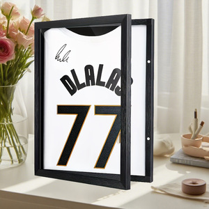 Cornice Espositiva Personalizzata di Alta Qualità per Maglie Sportive, Design da Appendere a Parete per Collezioni di <span class=keywords><strong>Magliette</strong></span> <span class=keywords><strong>NBA</strong></span> e Abbigliamento Sportivo - Product Image 4