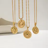 Collier de médaillon en acier inoxydable plaqué or 18k avec ailes libres de mythologie grecque, pièce de monnaie de Serpent empilable