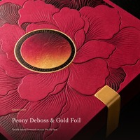Boîte cadeau rigide rouge en gros avec couvercle amovible, bande dorée à motif pivoine en relief, pour cadeaux festifs et de détail