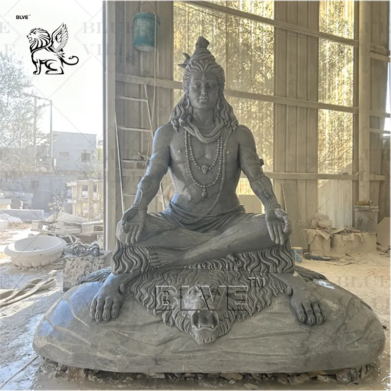 BLVE moderne Outdoor-Bistatur in kundenspezifischer Größe Hindu Gott Religionen Naturmarmor Lord Shiva-Skulptur