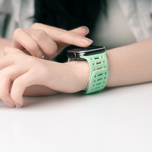 สายนาฬิกาแม่เหล็กนุ่มระบายอากาศได้ดี RYB สำหรับ <span class=keywords><strong>Apple</strong></span> <span class=keywords><strong>Watch</strong></span> ultra <span class=keywords><strong>SE</strong></span> 7 8 9 49 มม. 45 มม. 44 มม. 42 มม. 46 มม. สายซิลิโคนยืดหยุ่น - Product Image 2