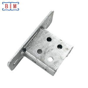 قاعدة عمود معدنية ثقيلة مطلية بالزنك الساخن مع فتحات لقناة مزدوجة مقاس 1-5/8 بوصة - Product Image 1