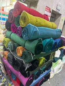 Tissu en velours Micro 9000 le plus vendu, matière douce et luxueuse pour robes, tenues de soirée, kurtis et ensembles pour femmes, en vente - Product Image 2