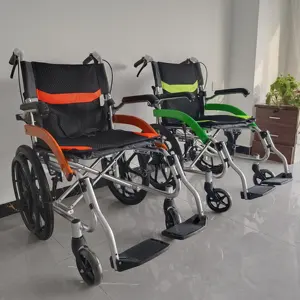 La silla de ruedas para personas mayores discapacitadas es desmontable, plegable y conveniente, silla de ruedas manual ligera