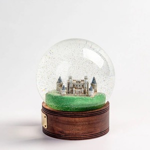 Dễ Thương Thiết Kế Cơ Sở Bằng Gỗ Snowball Mỹ Khách Sạn Xây Dựng Được Thiết Kế Quả Cầu Thủy Tinh Tùy Chỉnh Quả Cầu Tuyết Thương Hiệu Quà Tặng Lưu Niệm - Product Image 4