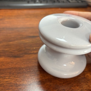 Màu xám hoặc trắng <span class=keywords><strong>ANSI</strong></span> 53-2 <span class=keywords><strong>spool</strong></span> cách điện sứ cách điện cho đường dây truyền tải - Product Image 6
